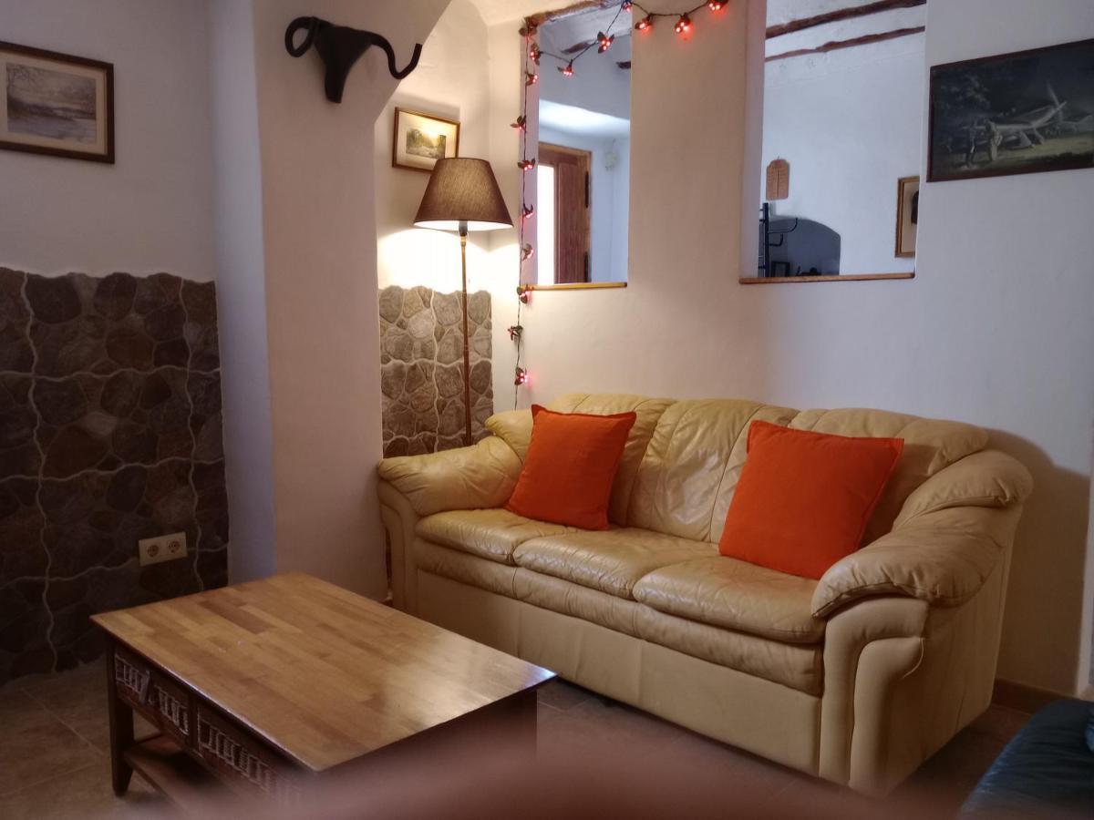 Casa En La Plaza, Hinojares - Ideal For Exploring The Area Kültér fotó